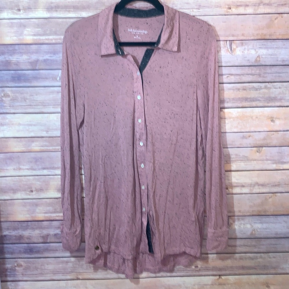 ⭐️ Mauve Soft Surroundings button front Shirt A4